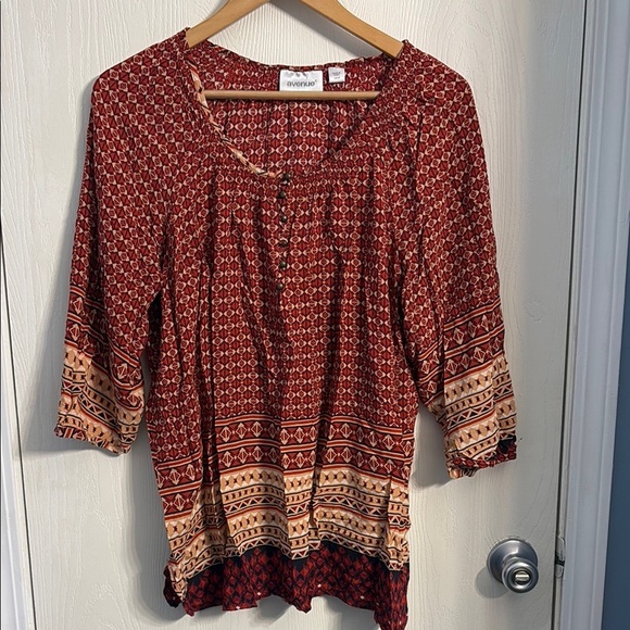 Avenue Tops - Avenue Red Cream Buttoned Blouse with Relaxed Fit